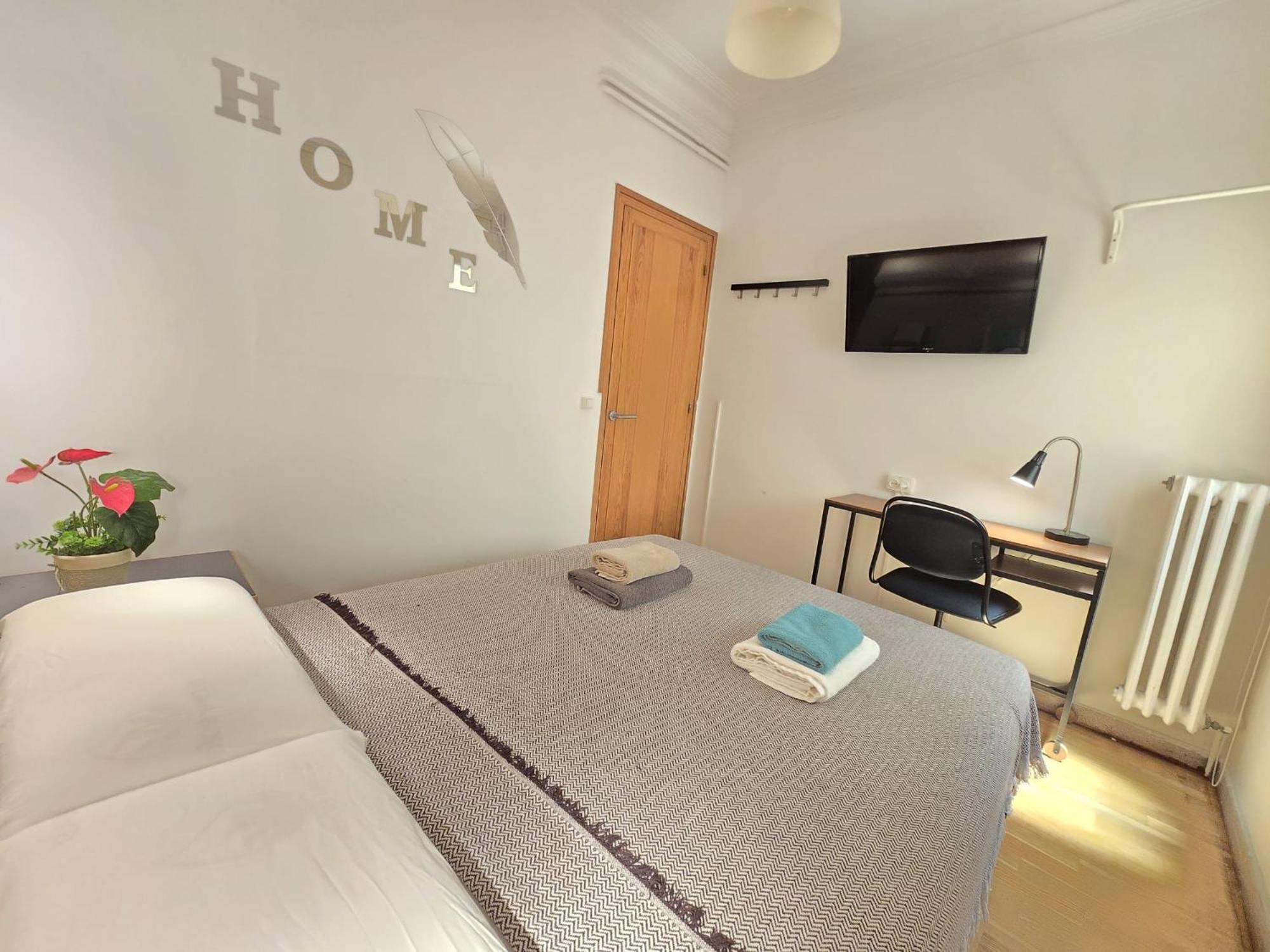 Bed and Breakfast Alojamiento Nuevo Balmes Barcelona Zewnętrze zdjęcie